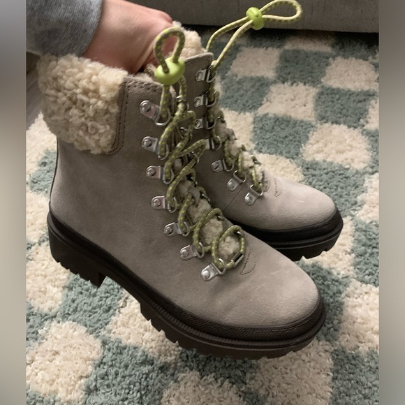 Sole Society Eavan Lace Up Boots Winter Boots Sherpa Gray Green Beige Size 6 M - Picture 15 of 16